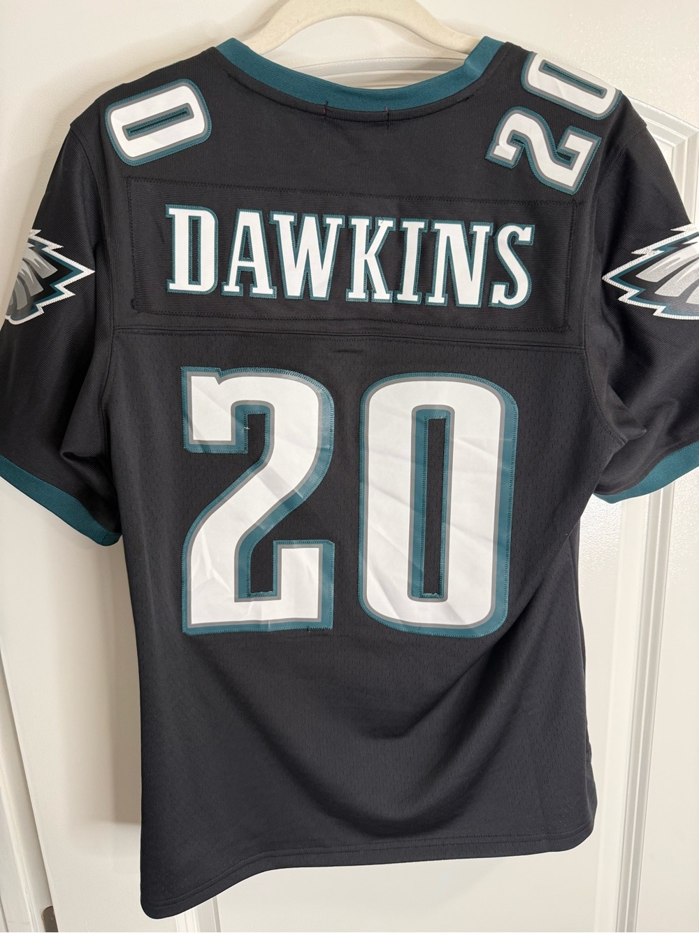 NFL-Women-Mitchell & Ness Black Throwbacks Patch Jersey Detail - Picture 4 of 6